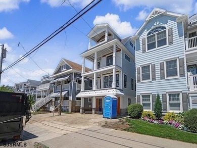 Welcome to 1702 Wesley Ave - the closest to the beach, best - photo 2