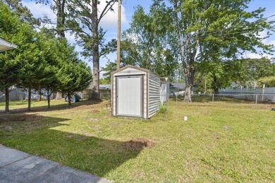 NO HOA, 3 bedroom 2.5 bath home that is a short distance to the - photo 10