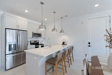 Discover luxury living at The Kivas at Catori Canyon. This - photo 4