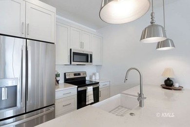 Discover luxury living at The Kivas at Catori Canyon. This - photo 5