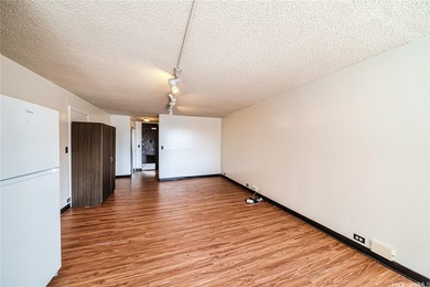 Perfectly positioned in the heart of Honolulu, this fully - photo 7