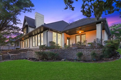 Beautifully updated (over $400K in updates) Custom home situated - photo 37