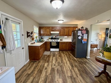 Priced to sell & Seller offering 5K towards closing cost!!! - photo 12