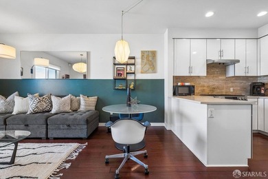This bright and comfortable one-bedroom, one-bath apartment is - photo 13