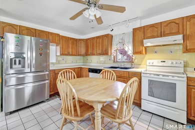 Welcome to 1400 Reservoir Avenue! This updated colonial in the - photo 16