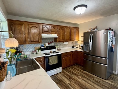 Priced to sell & Seller offering 5K towards closing cost!!! - photo 16