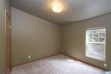 WELCOMING HOME IN SOUGHT-AFTER NEIGHBORHOOD! You need to see - photo 17