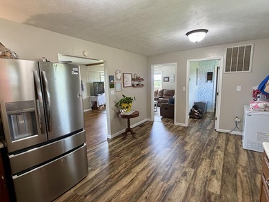 Priced to sell & Seller offering 5K towards closing cost!!! - photo 18