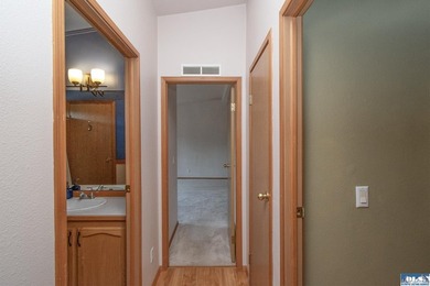 WELCOMING HOME IN SOUGHT-AFTER NEIGHBORHOOD! You need to see - photo 21