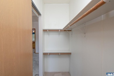 WELCOMING HOME IN SOUGHT-AFTER NEIGHBORHOOD! You need to see - photo 23