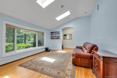 Situated on 1.8 serene, lush acres, 5 Eden Roc offers the kind - photo 5