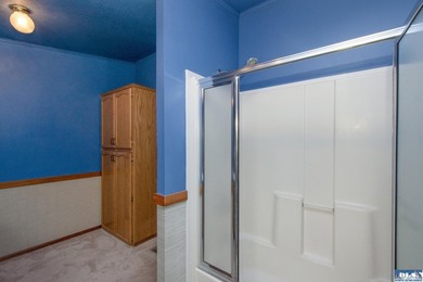 WELCOMING HOME IN SOUGHT-AFTER NEIGHBORHOOD! You need to see - photo 28