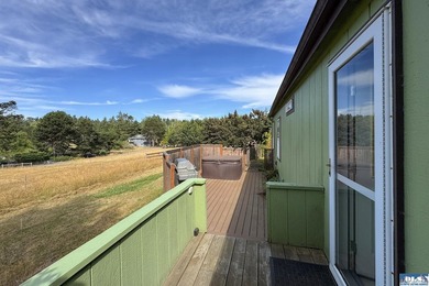 WELCOMING HOME IN SOUGHT-AFTER NEIGHBORHOOD! You need to see - photo 31