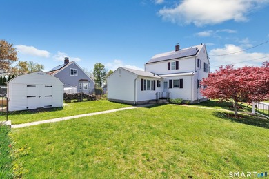Welcome to 1400 Reservoir Avenue! This updated colonial in the - photo 35