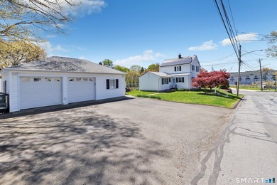 Welcome to 1400 Reservoir Avenue! This updated colonial in the - photo 36
