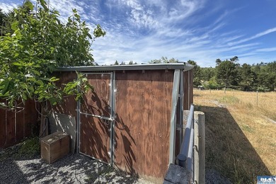 WELCOMING HOME IN SOUGHT-AFTER NEIGHBORHOOD! You need to see - photo 44