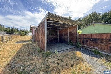 WELCOMING HOME IN SOUGHT-AFTER NEIGHBORHOOD! You need to see - photo 45