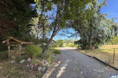 WELCOMING HOME IN SOUGHT-AFTER NEIGHBORHOOD! You need to see - photo 50