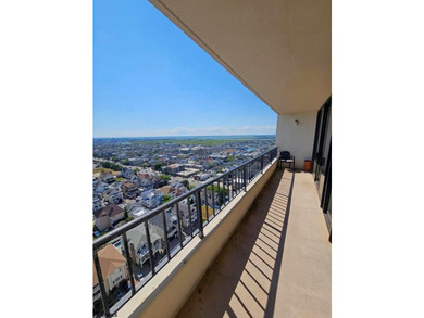 INCREDIBLE OCEAN VIEWS!!! Spacious private balconies off the - photo 5