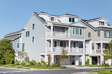 MOVE IN READY! ENJOY THE BEST OF SUMMER IN YOUR MARGATE HOME! - photo 2