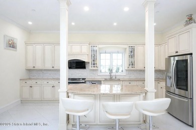Spacious two-family Side Hall Colonial located on a quiet - photo 15