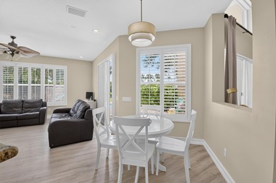 Located in a Cul de sac on an oversized pie shaped lot with a - photo 19