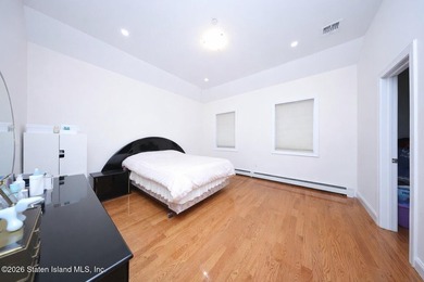 Spacious two-family Side Hall Colonial located on a quiet - photo 21