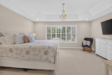 Located in a Cul de sac on an oversized pie shaped lot with a - photo 32