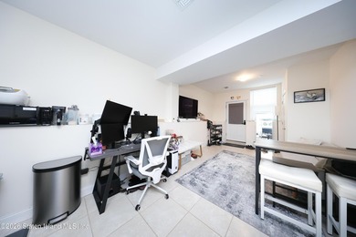Spacious two-family Side Hall Colonial located on a quiet - photo 36