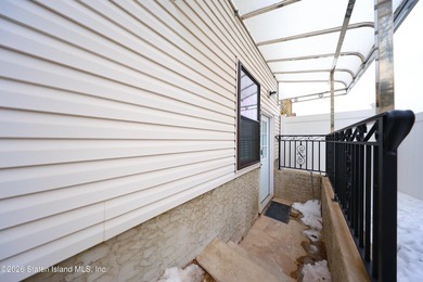Spacious two-family Side Hall Colonial located on a quiet - photo 41