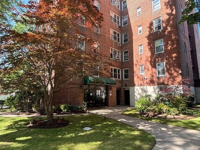 Welcome to Linden Hill #2 - Spacious and Renovated 2 BEDROOM - photo 1