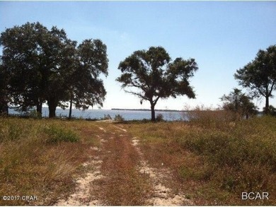 Pristine property located on beautiful St. Andrew's Bay in - photo 2