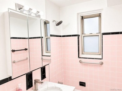 Welcome to Linden Hill #2 - Spacious and Renovated 2 BEDROOM - photo 7