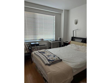 Welcome to Northern Blvd, all-brick apartment building for sale - photo 2
