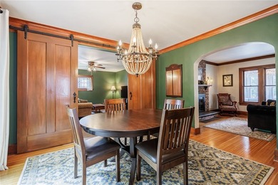 Classic charm and exceptional space come together in this - photo 11