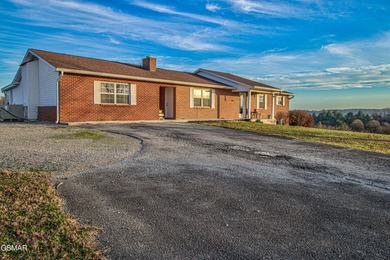 (private lake, pond, creek) Home For Sale in Philadelphia Tennessee