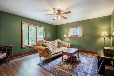 Classic charm and exceptional space come together in this - photo 12