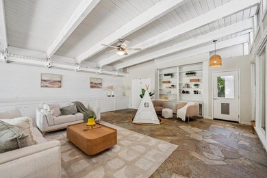 The sunroom, guest bedroom and bathroom near the laundry room - photo 12