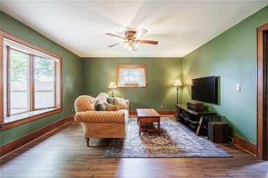 Classic charm and exceptional space come together in this - photo 14