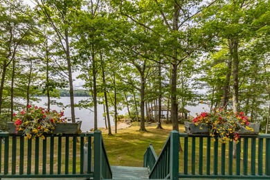 Welcome to your dream lakefront retreat! Serene lakeside living - photo 14