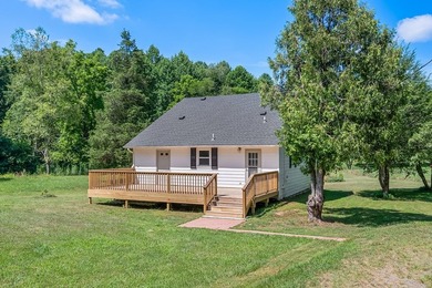 Completely remodeled home featuring brand-new flooring, fresh - photo 4