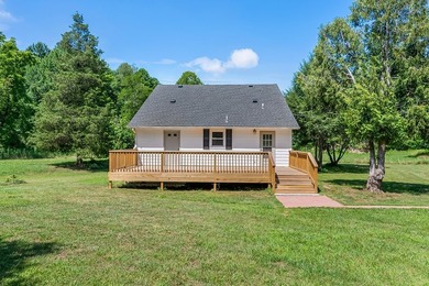 Completely remodeled home featuring brand-new flooring, fresh - photo 5