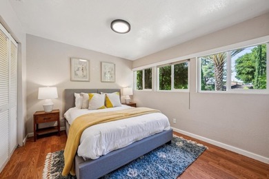The sunroom, guest bedroom and bathroom near the laundry room - photo 18