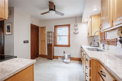 Classic charm and exceptional space come together in this - photo 19