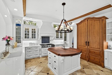 Exquisite *Montecito inspired* Deepwater Estate in prestigious - photo 19