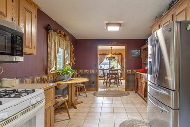 Welcome to your dream lakefront retreat! Serene lakeside living - photo 20