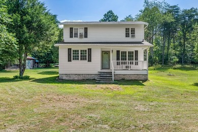 Completely remodeled home featuring brand-new flooring, fresh - photo 10