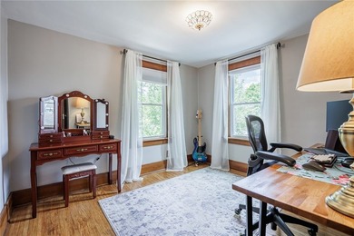Classic charm and exceptional space come together in this - photo 30