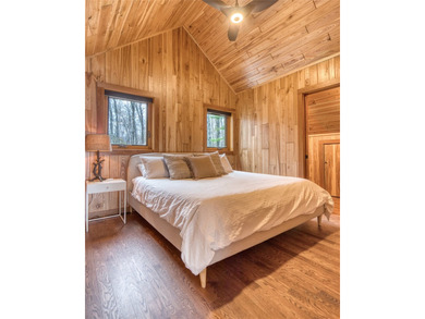 The Stone House on Lac Courte Oreilles offers timeless - photo 39