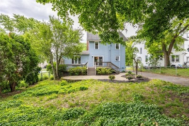 Classic charm and exceptional space come together in this - photo 40